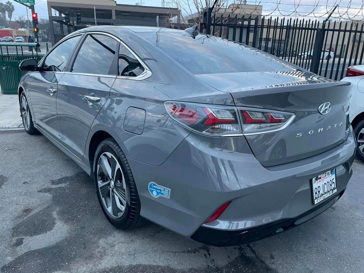 2019 GRAY /GRAY Hyundai Sonata Plug-In (KMHE14L22KA) , located at 744 E Miner Ave, Stockton, CA, 95202, (209) 944-5770, 37.956863, -121.282082 - Photo#12